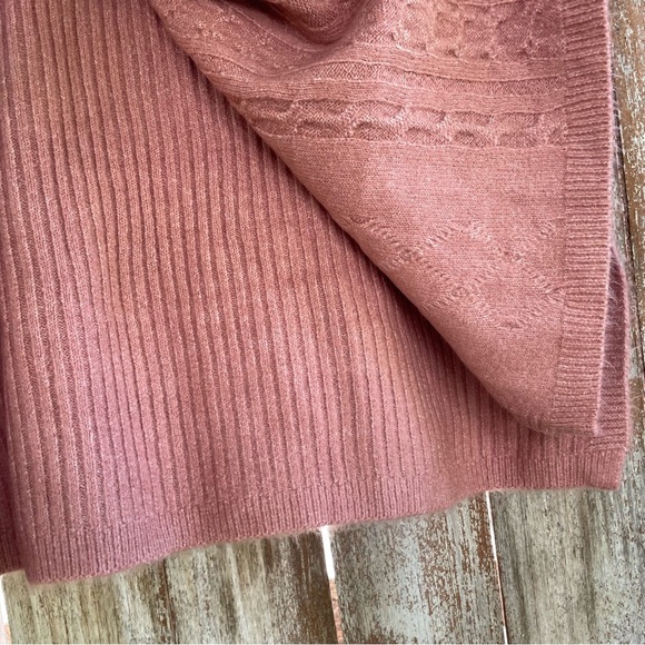 MAZIK Women’s Pink Cable Knit Turtle Neck Sweater Shawl Shrug Size Large - Picture 7 of 11